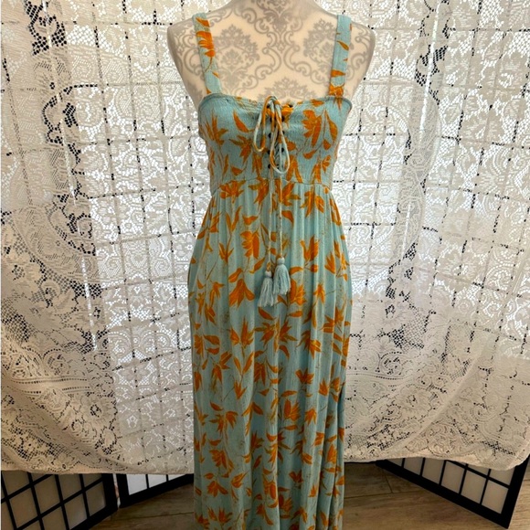 Forever 21 Spaghetti Strap Smocked Maxi Dress
Women’s Size Small Lace Up Front - Picture 6 of 7